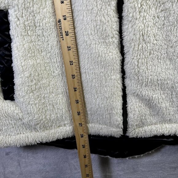 Las Vegas Raiders NFL Puffer Jacket Women's XL Black White Sherpa Gorpcore Fall - Picture 9 of 10